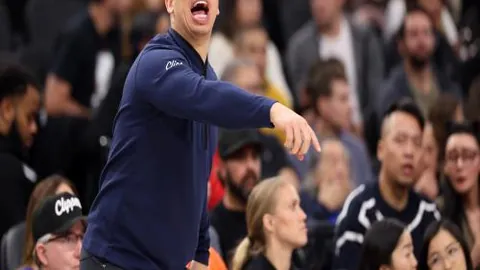 激情四溢！同曦逆袭深圳，老板盛赞全队，郭昊文喜提腰带大奖，欢庆氛围热烈非凡！