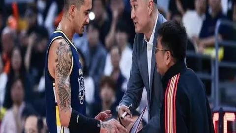 穆雷绝杀詹皇独揽30+11，4-1晋级成功